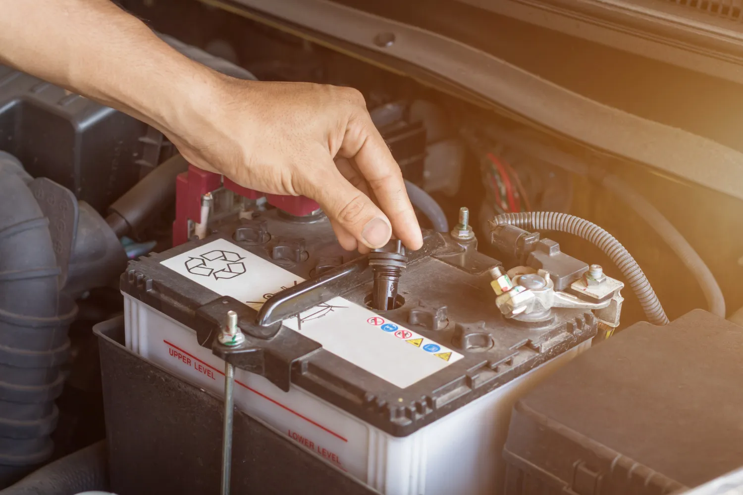 O Que Pode Roubar Carga da Bateria do Carro: Causas e Como Evitar